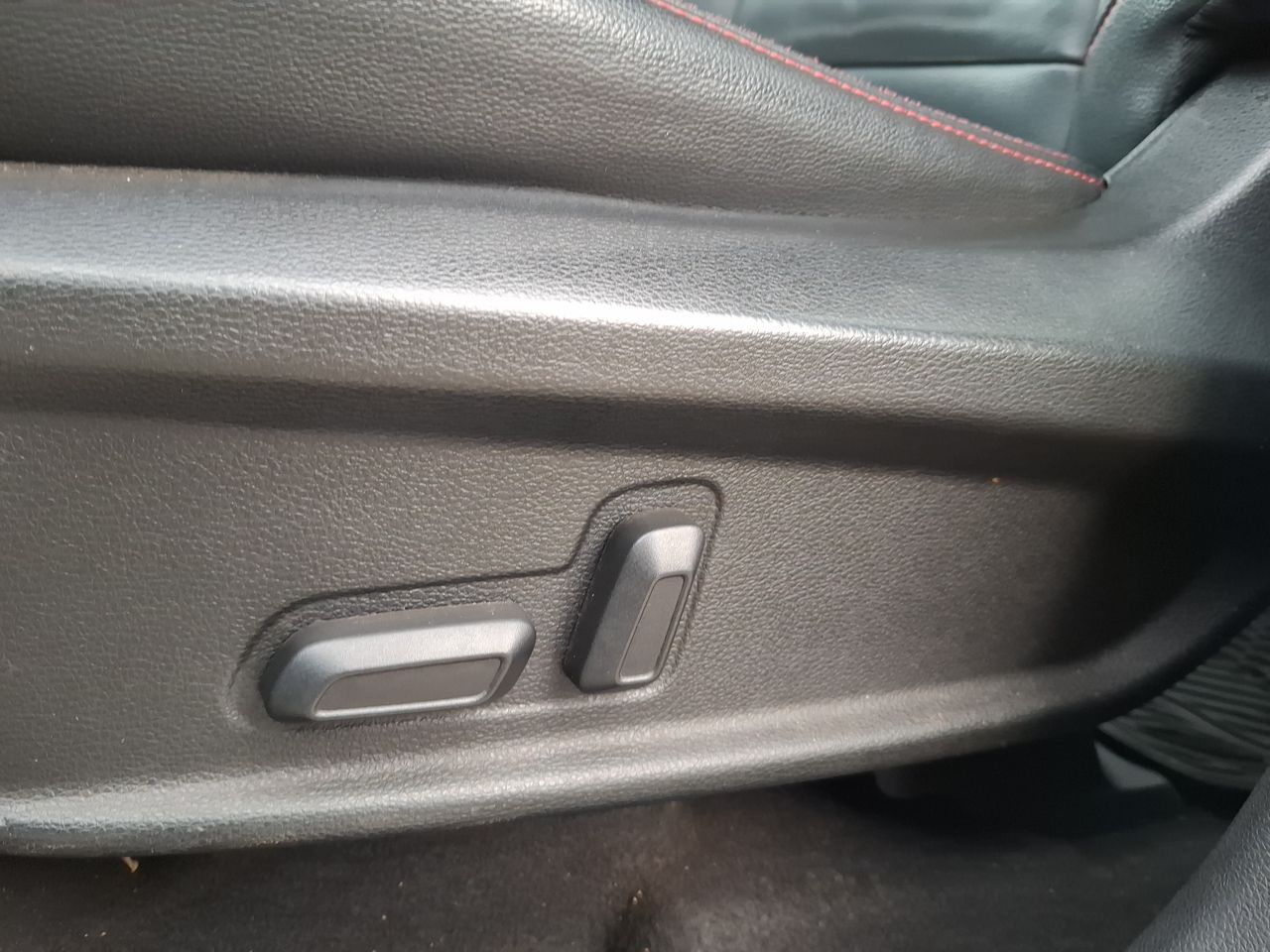Maxus T60 — foto 15 de 26