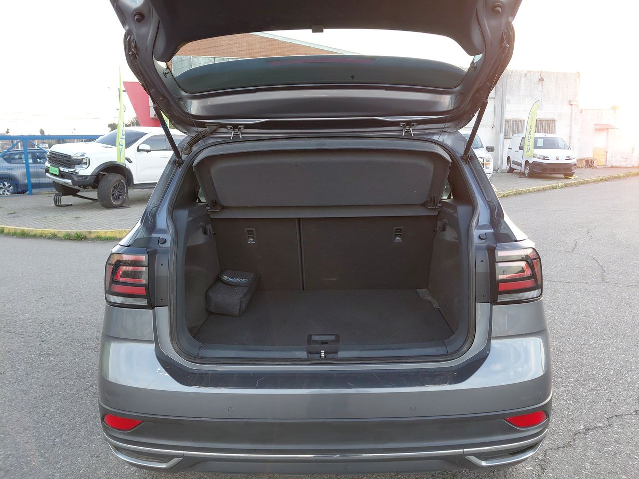 VOLKSWAGEN - 20