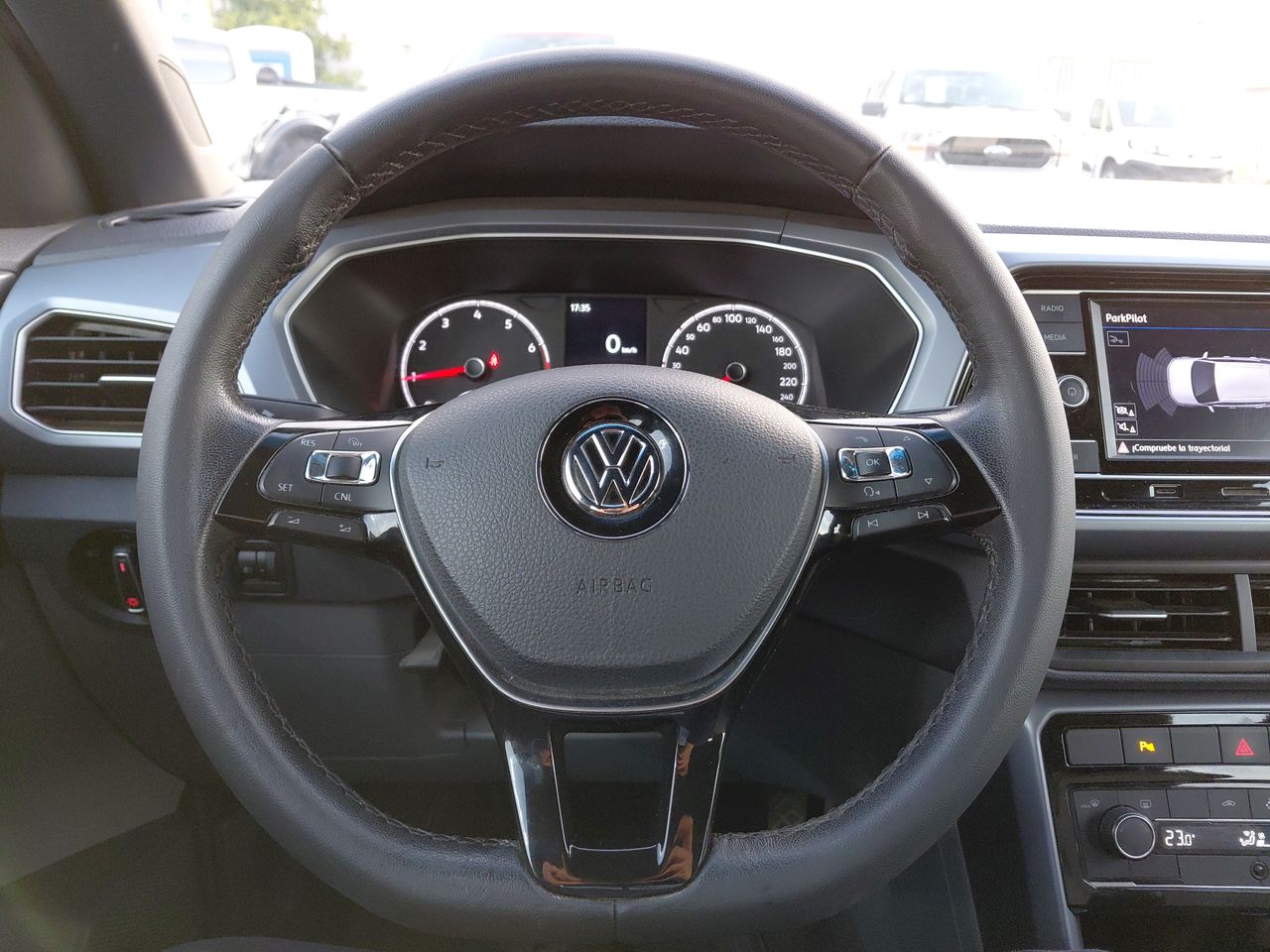 VOLKSWAGEN - 22