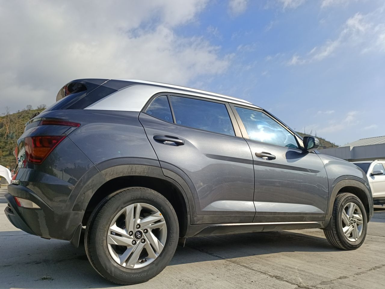 HYUNDAI - 7