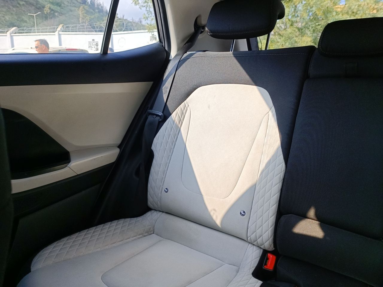 HYUNDAI - 12