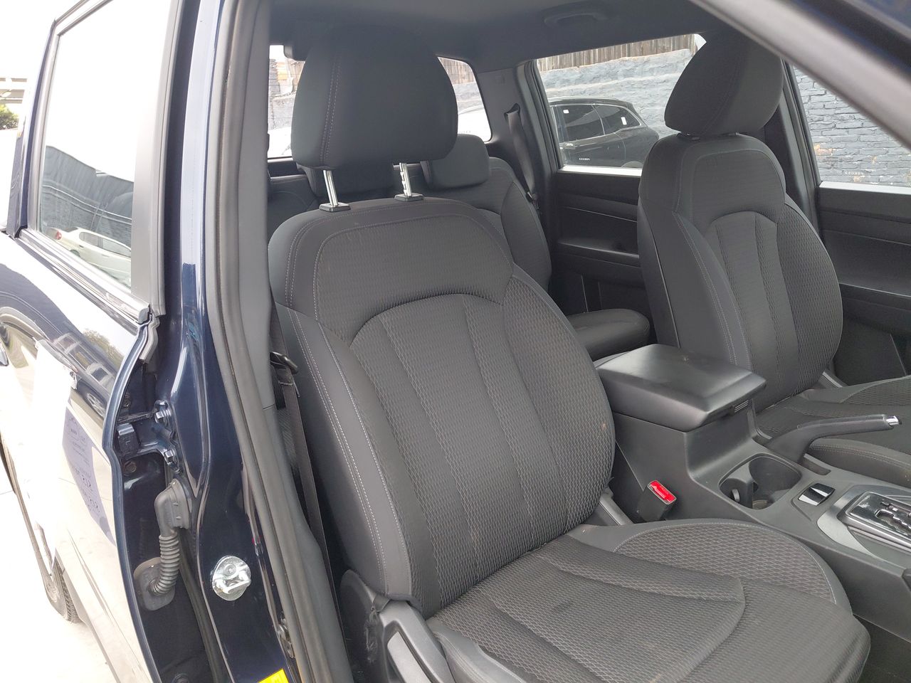 SSANGYONG - 34