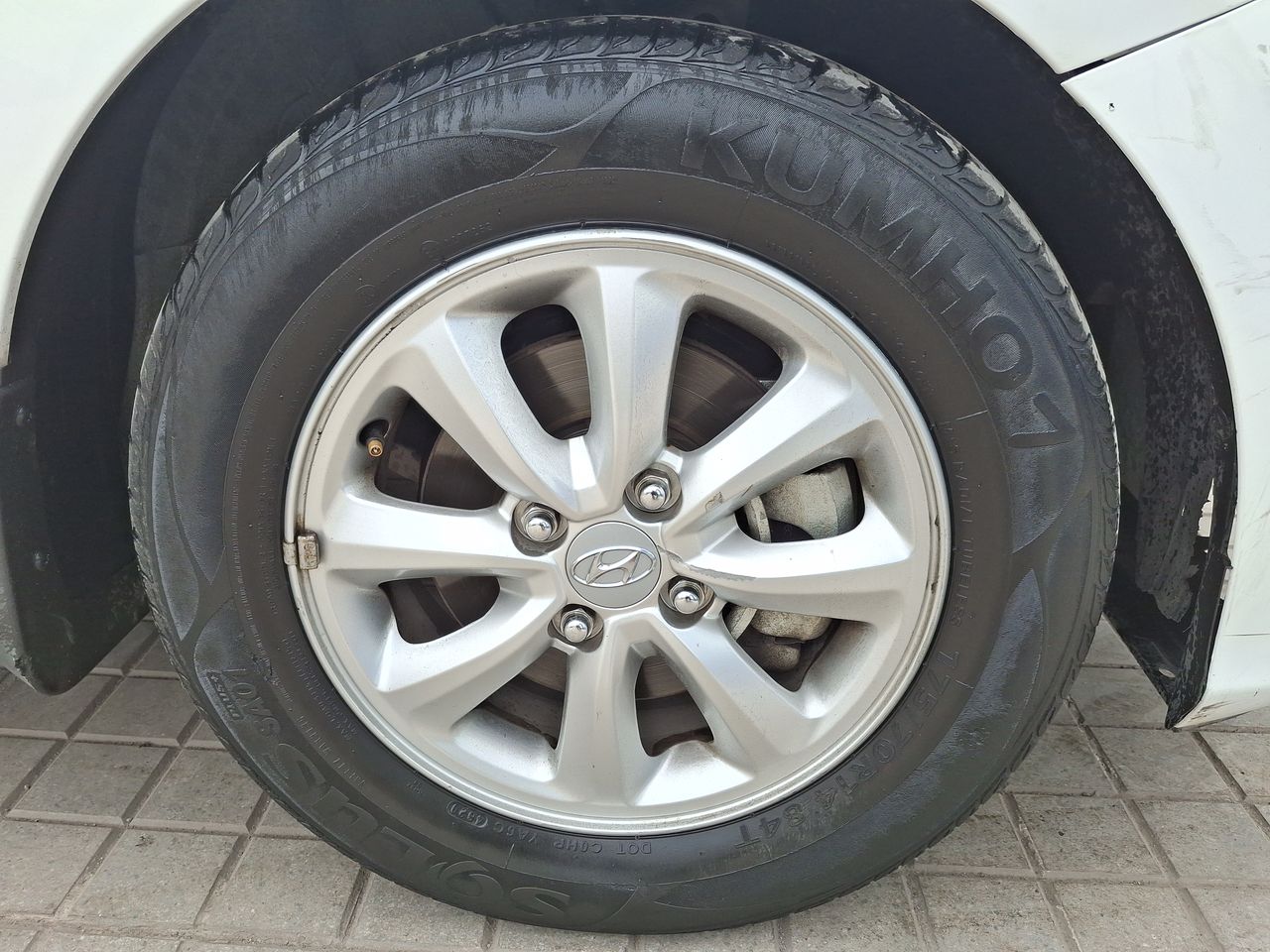 HYUNDAI - 17