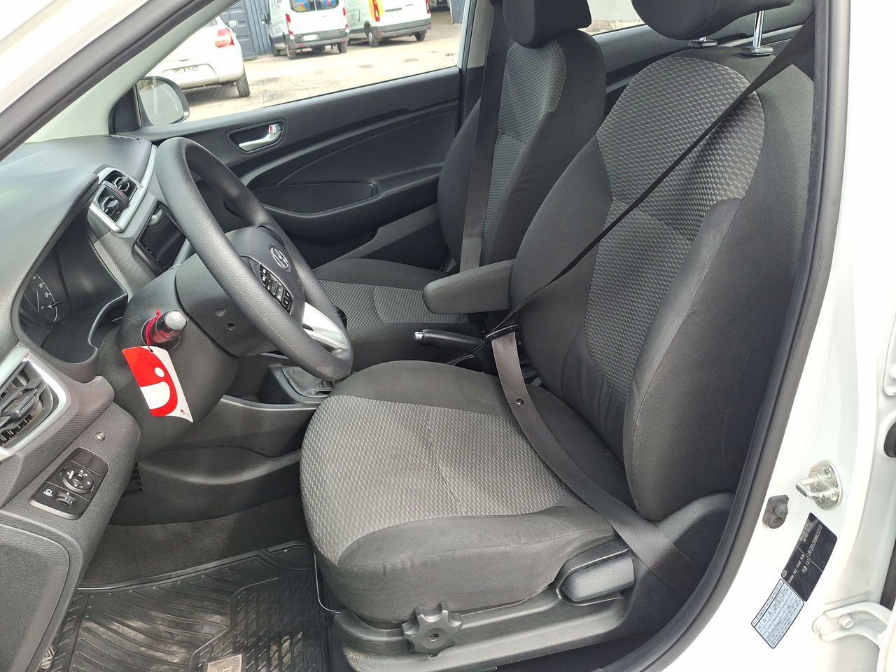 HYUNDAI - 22