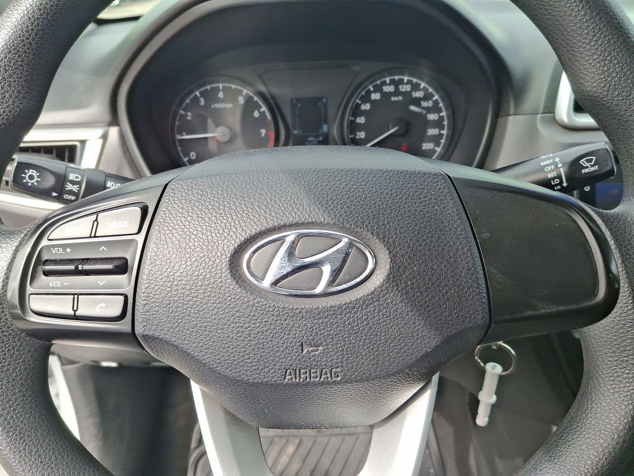 HYUNDAI - 24