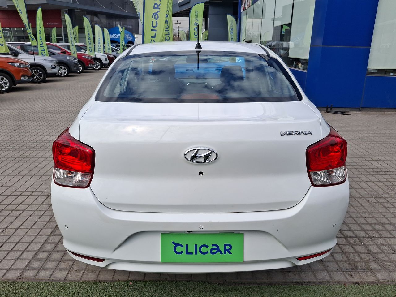 HYUNDAI - 6