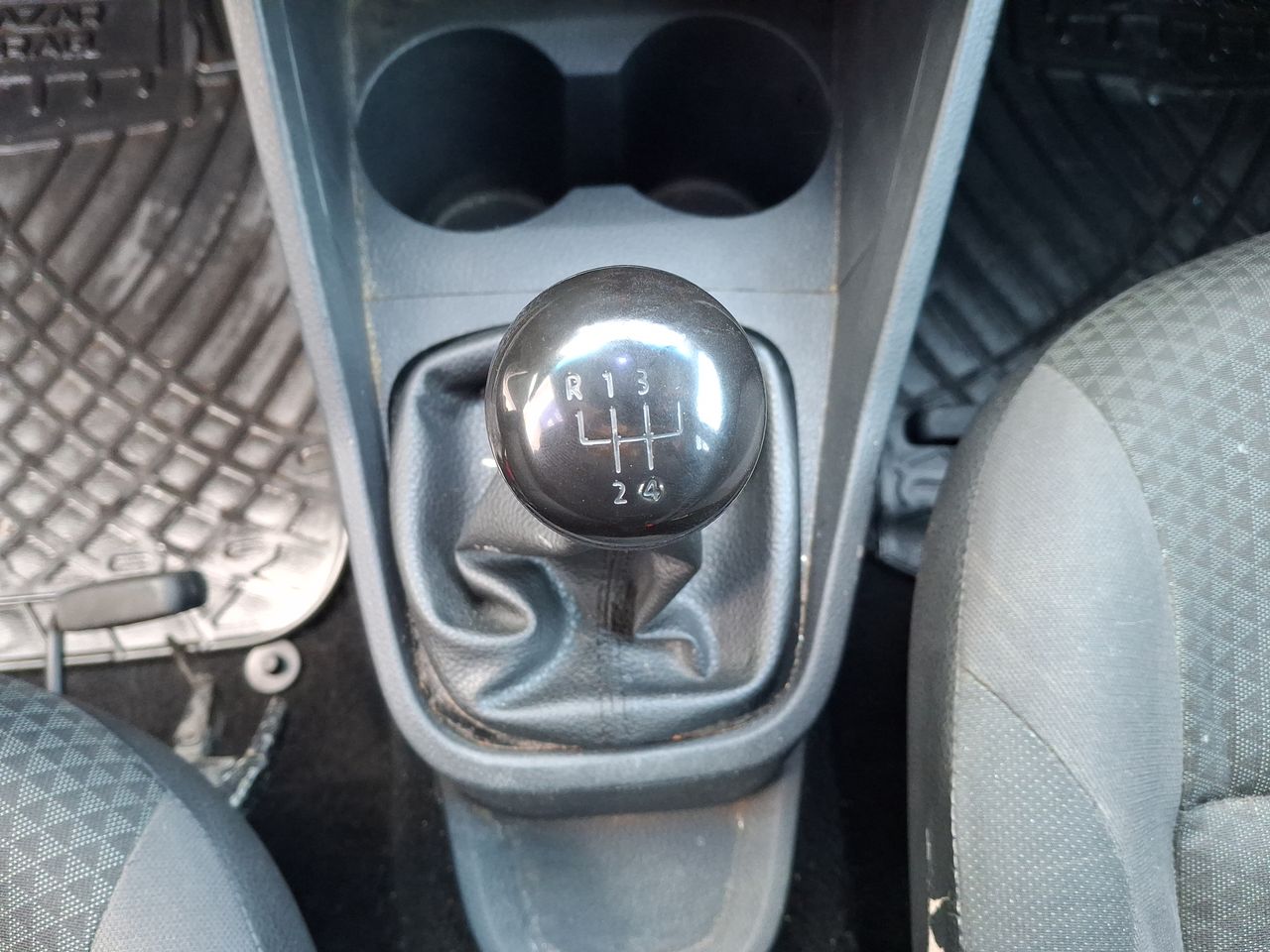 VOLKSWAGEN - 29
