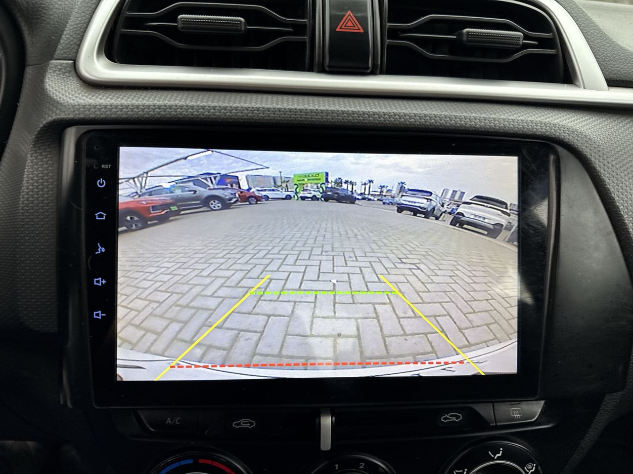 Hyundai Verna — foto 22 de 27