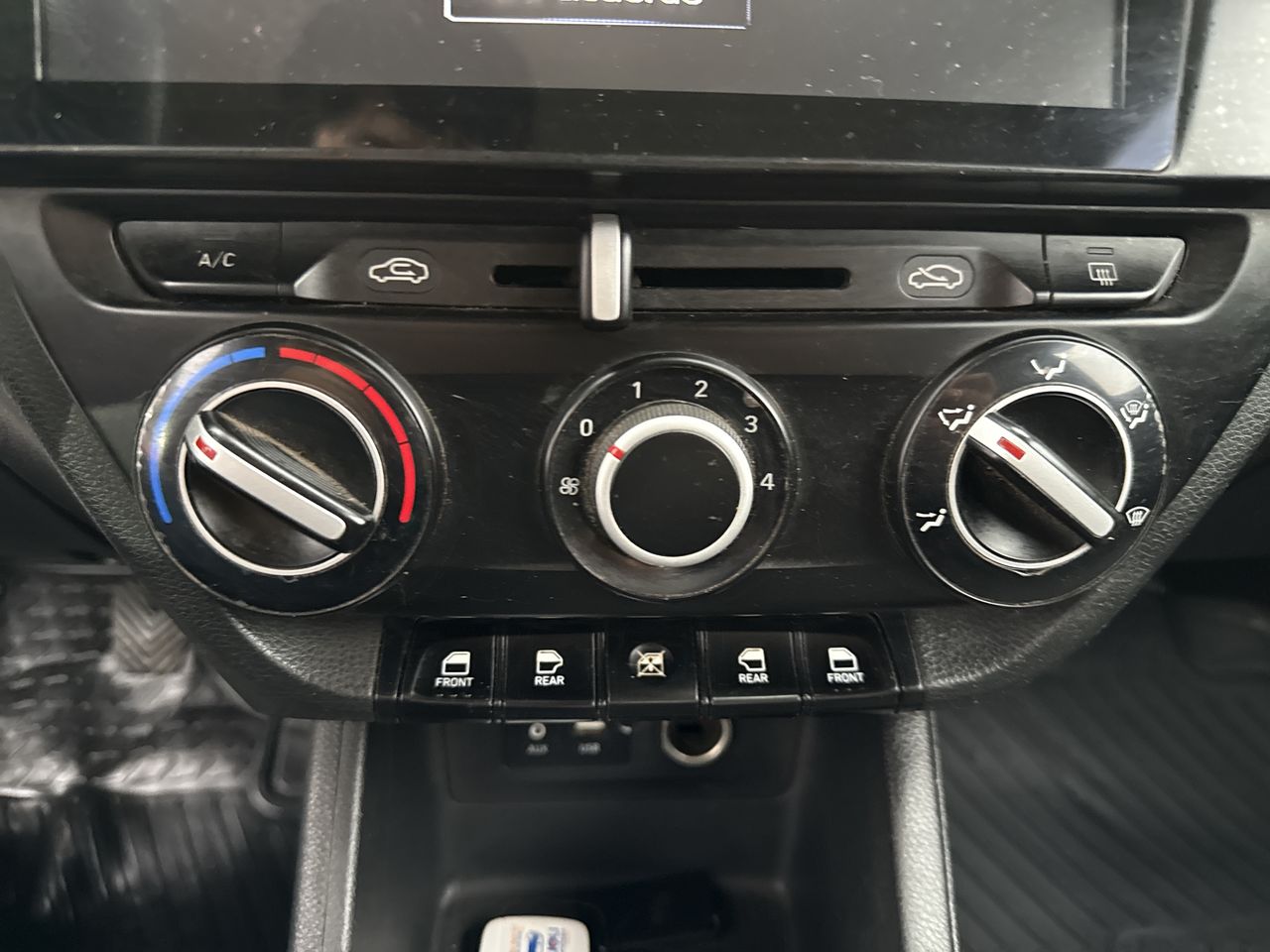 Hyundai Verna — foto 23 de 27