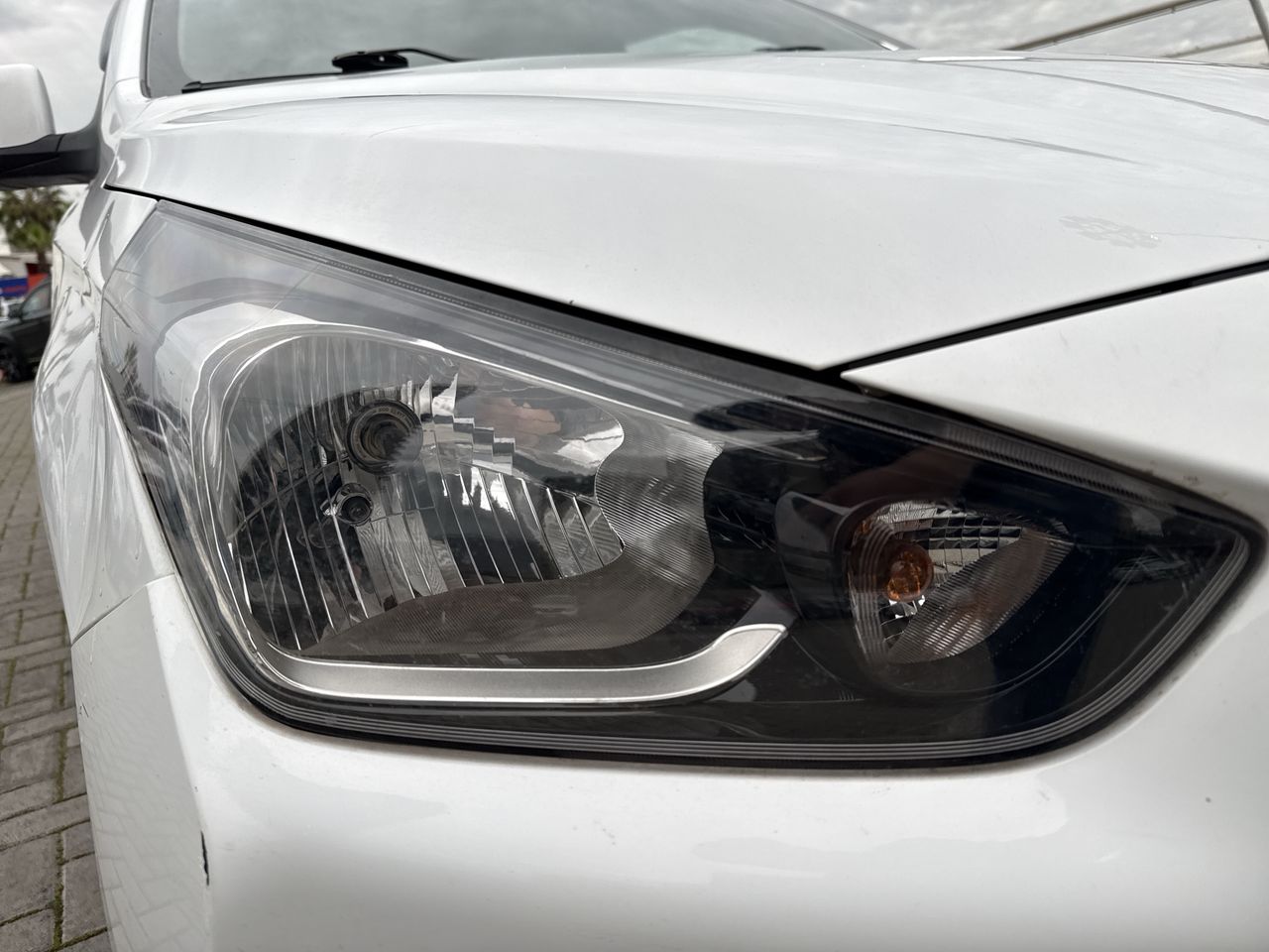 Hyundai Verna — foto 11 de 27