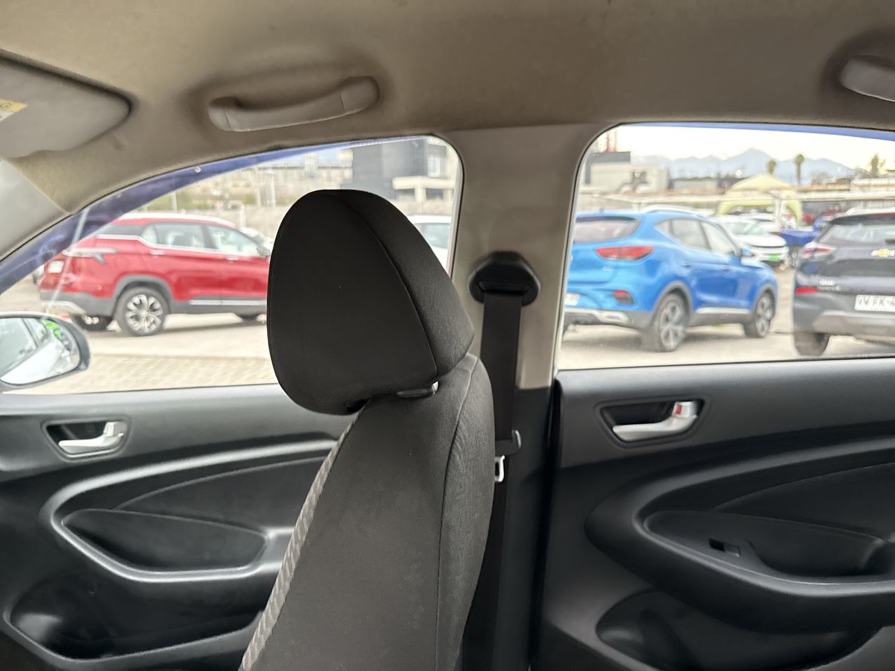 Hyundai Verna — foto 4 de 27