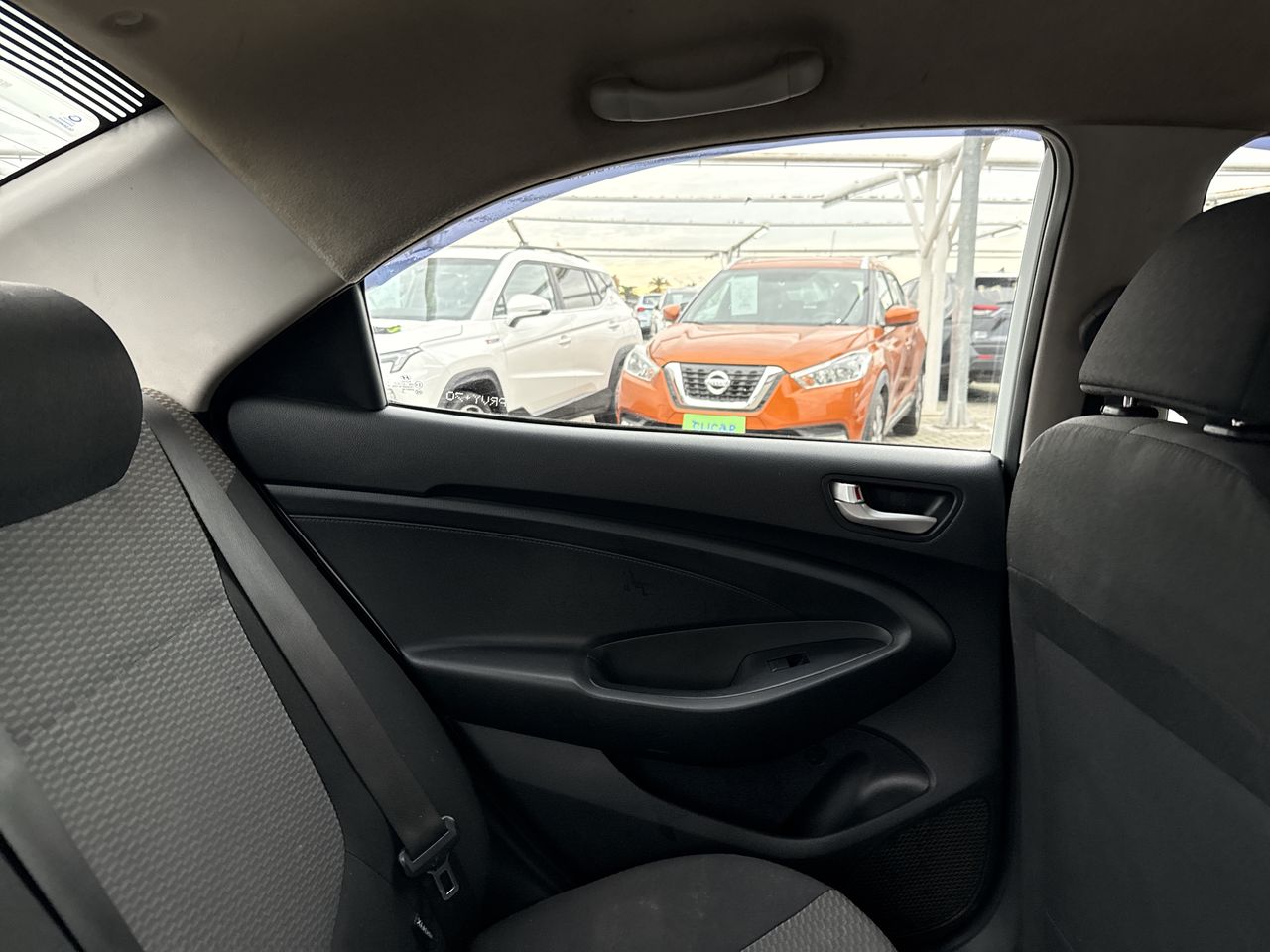 Hyundai Verna — foto 7 de 27