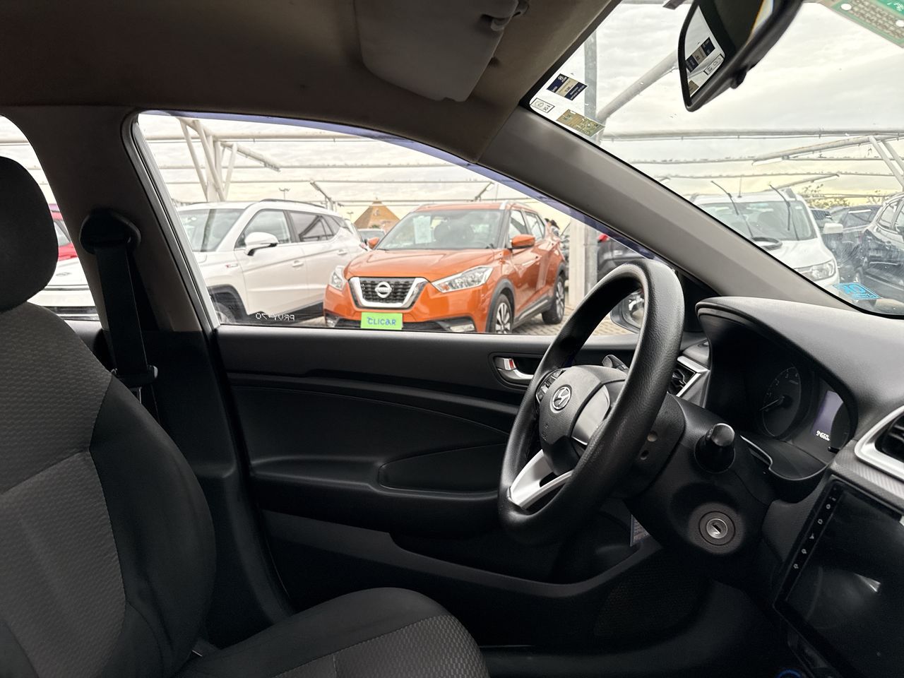 Hyundai Verna — foto 9 de 27