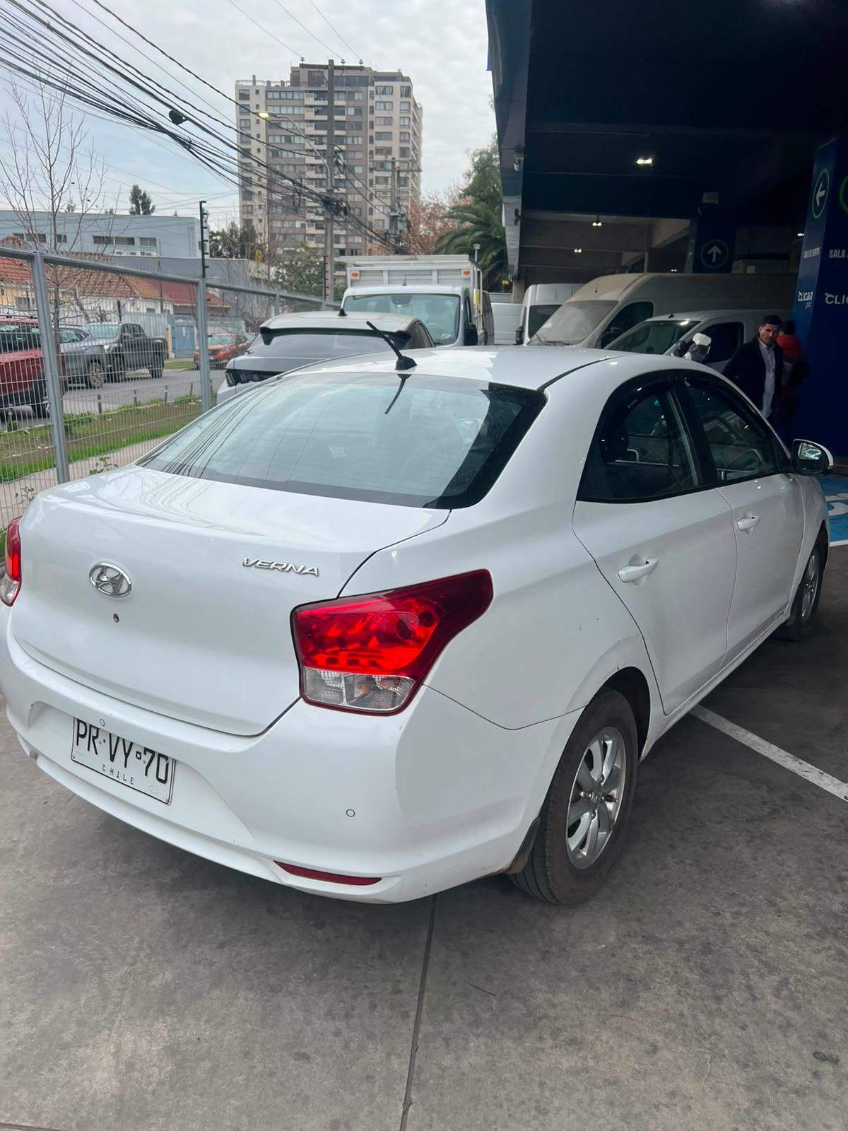 HYUNDAI - 4