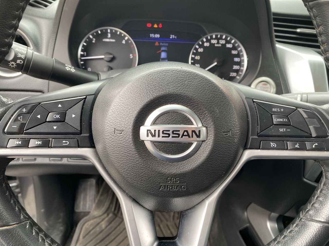 NISSAN - 25