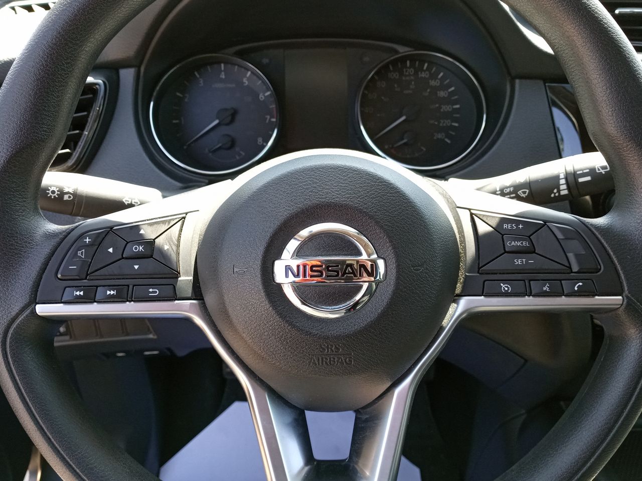 NISSAN - 26