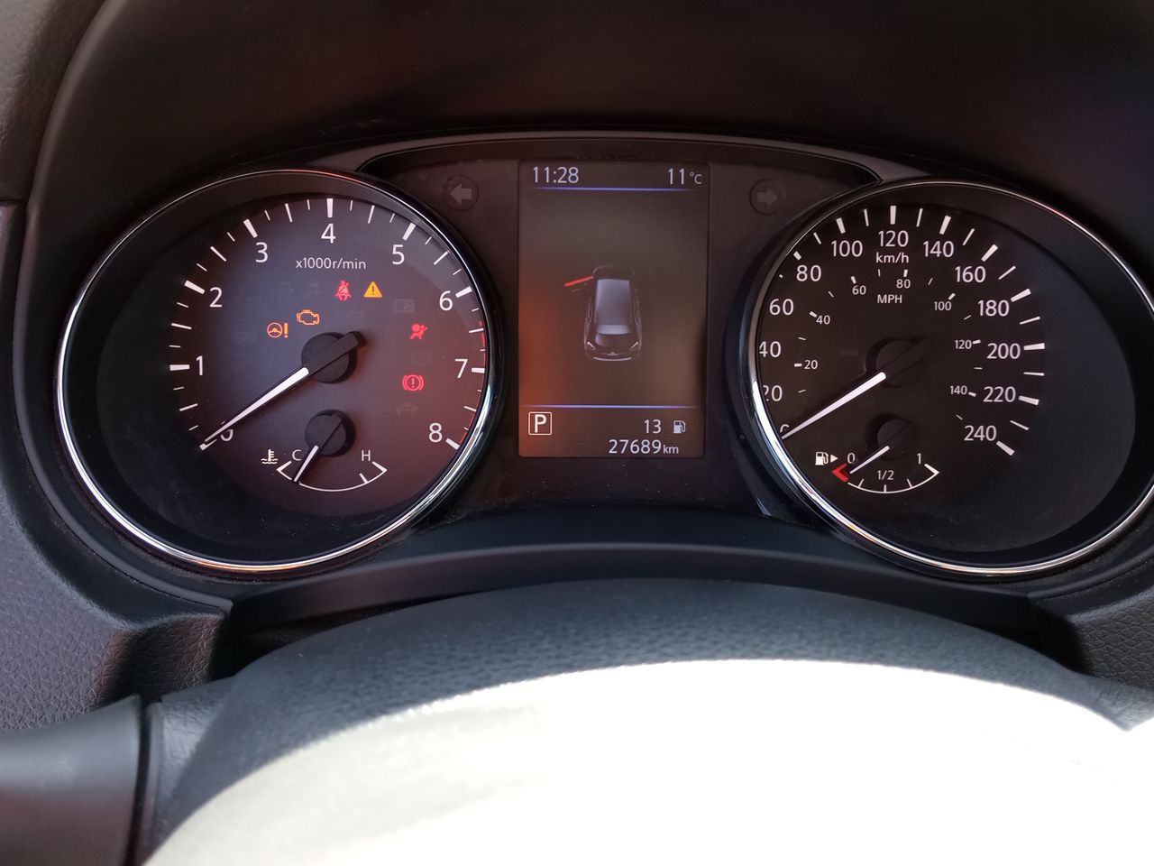 NISSAN - 27