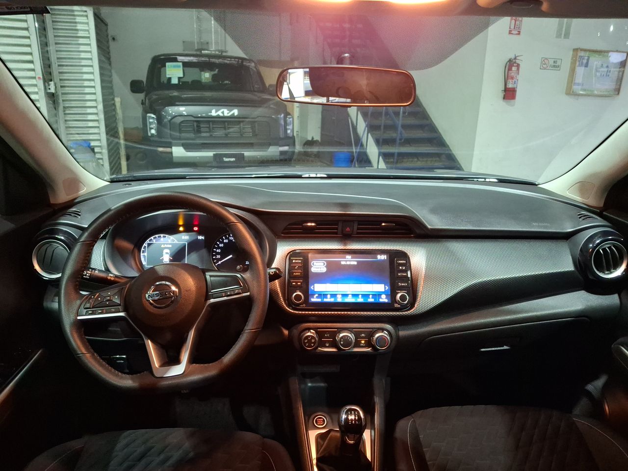 NISSAN - 23