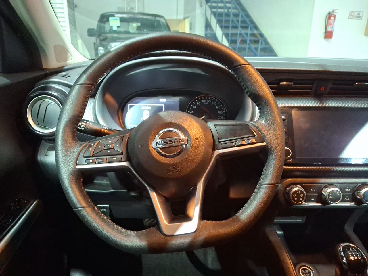 NISSAN - 16
