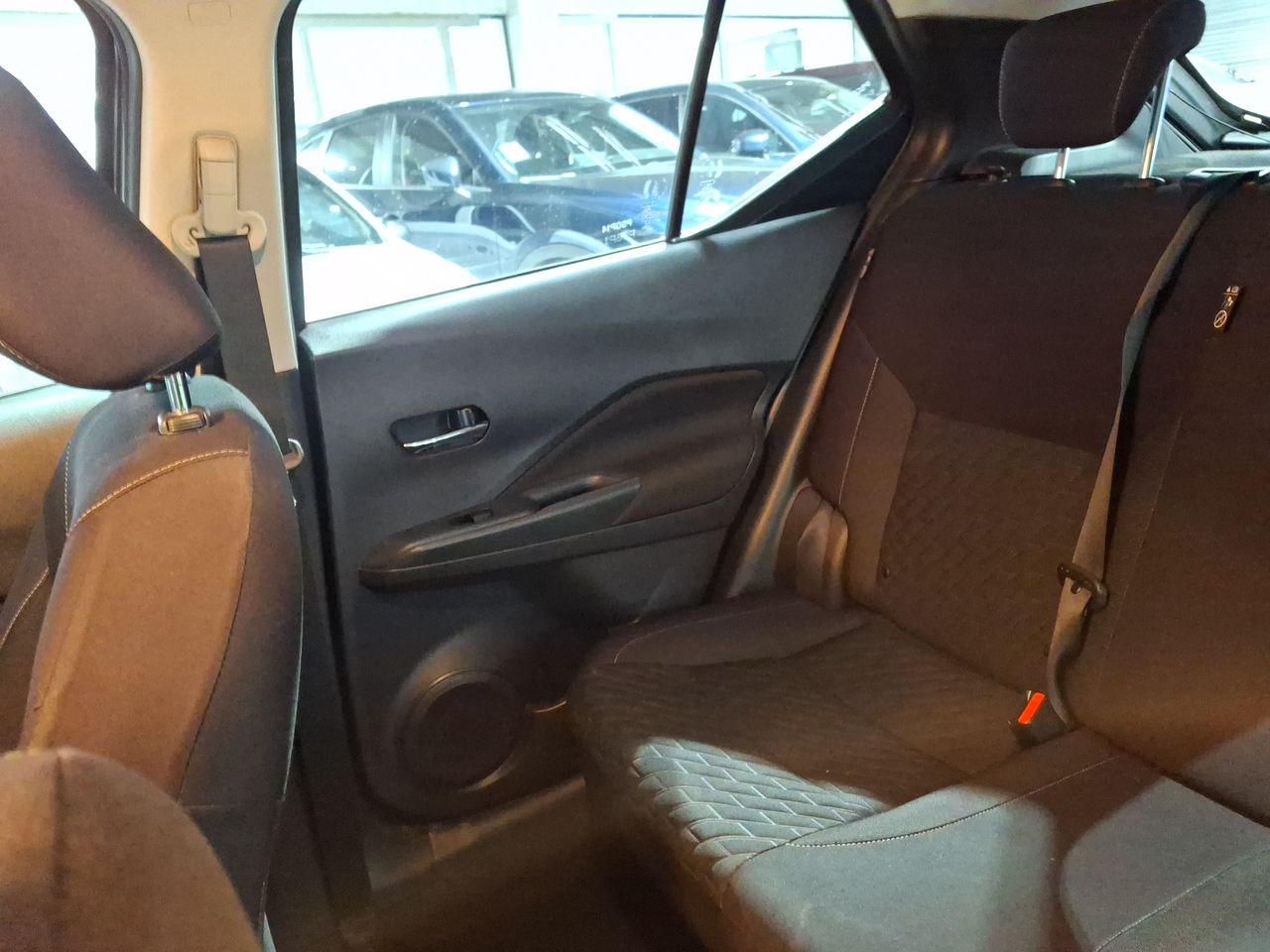NISSAN - 4