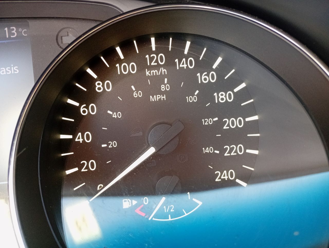 NISSAN - 27
