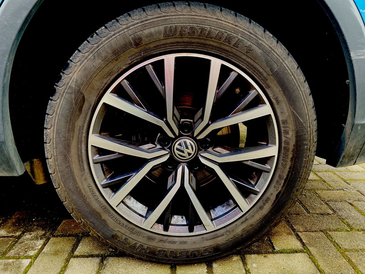 Volkswagen Tiguan — foto 10 de 27