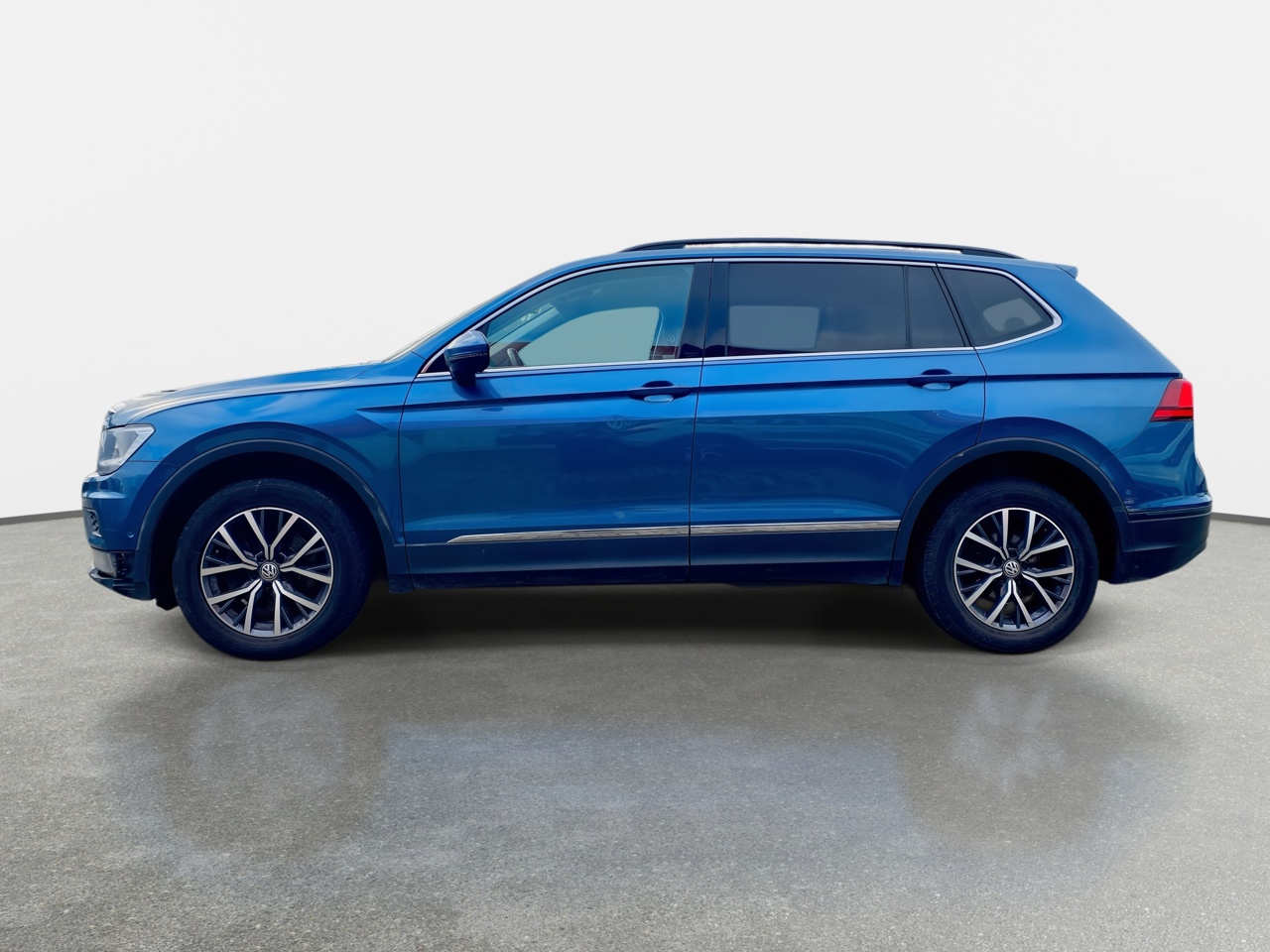 VOLKSWAGEN - 4