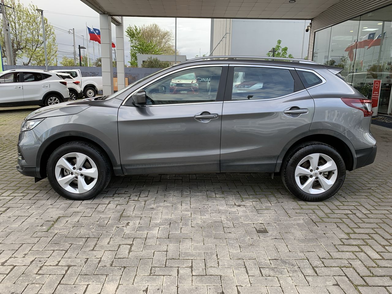 NISSAN - 4