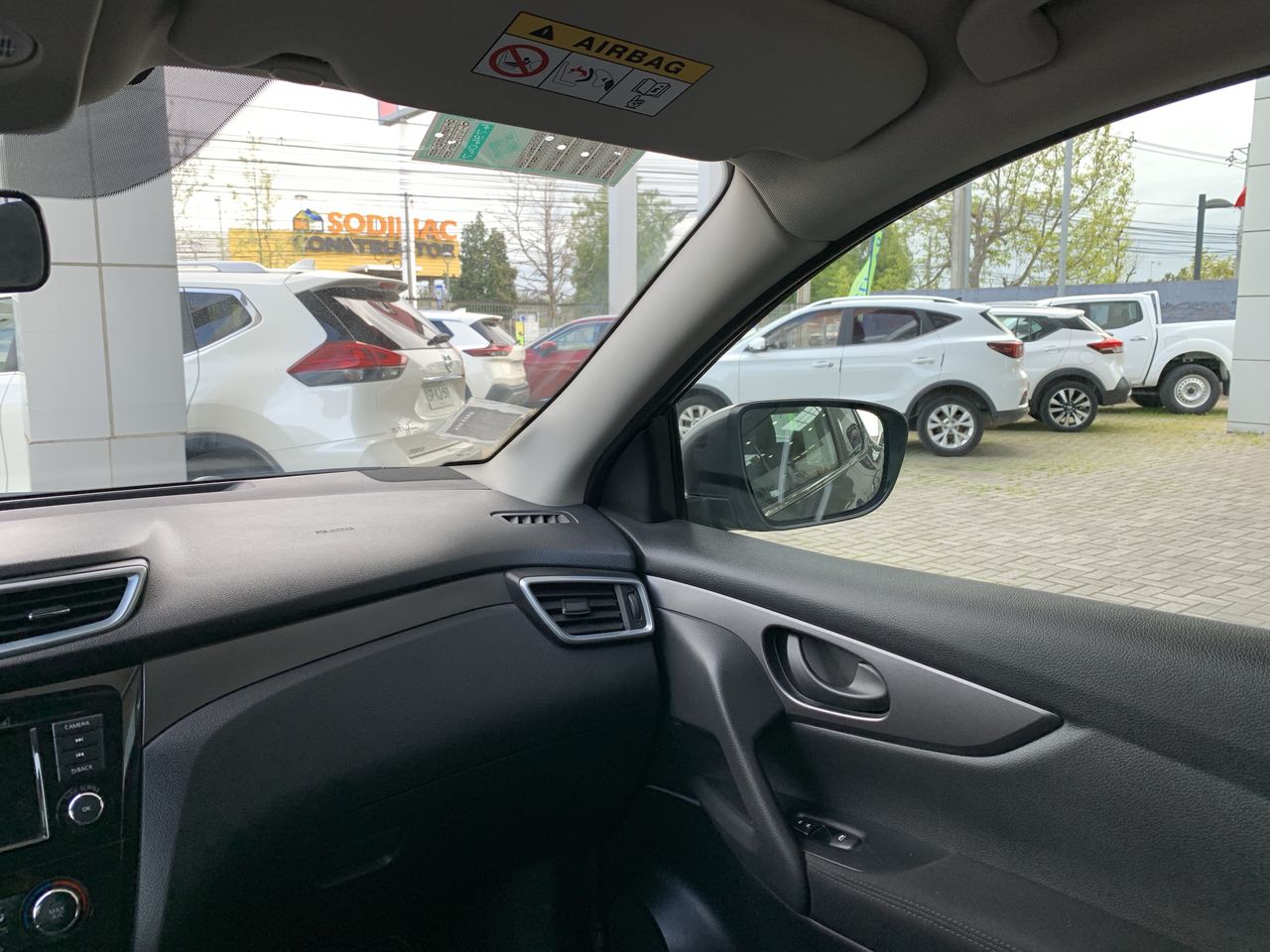 NISSAN - 10