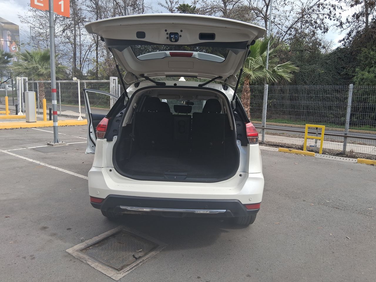 NISSAN - 21