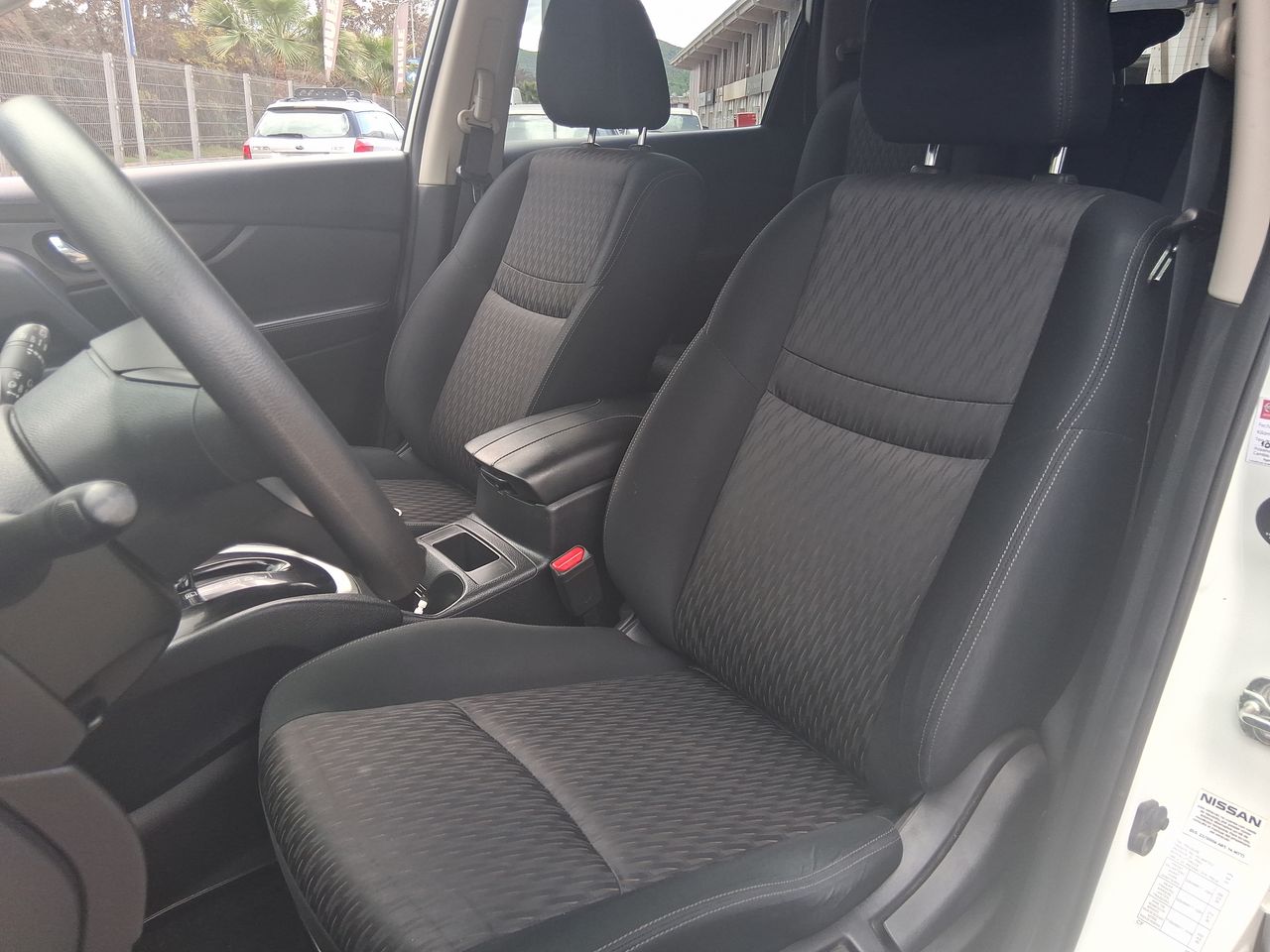 NISSAN - 24