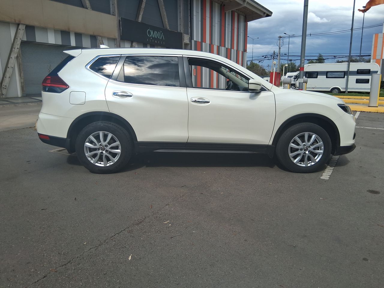 NISSAN - 8