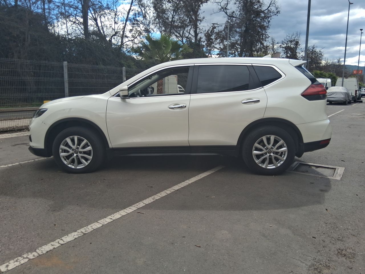 NISSAN - 4