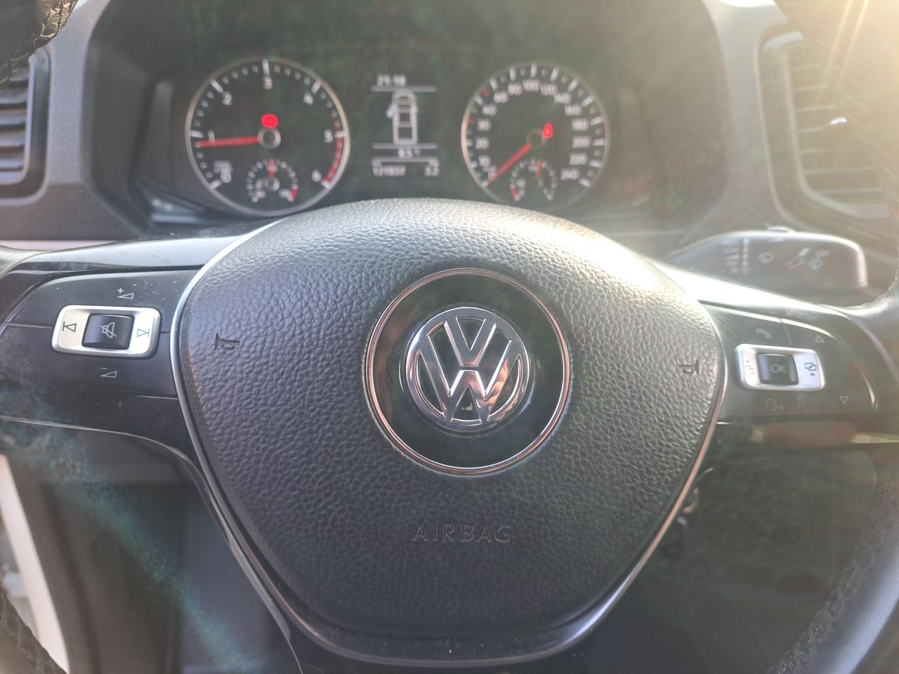 VOLKSWAGEN - 13