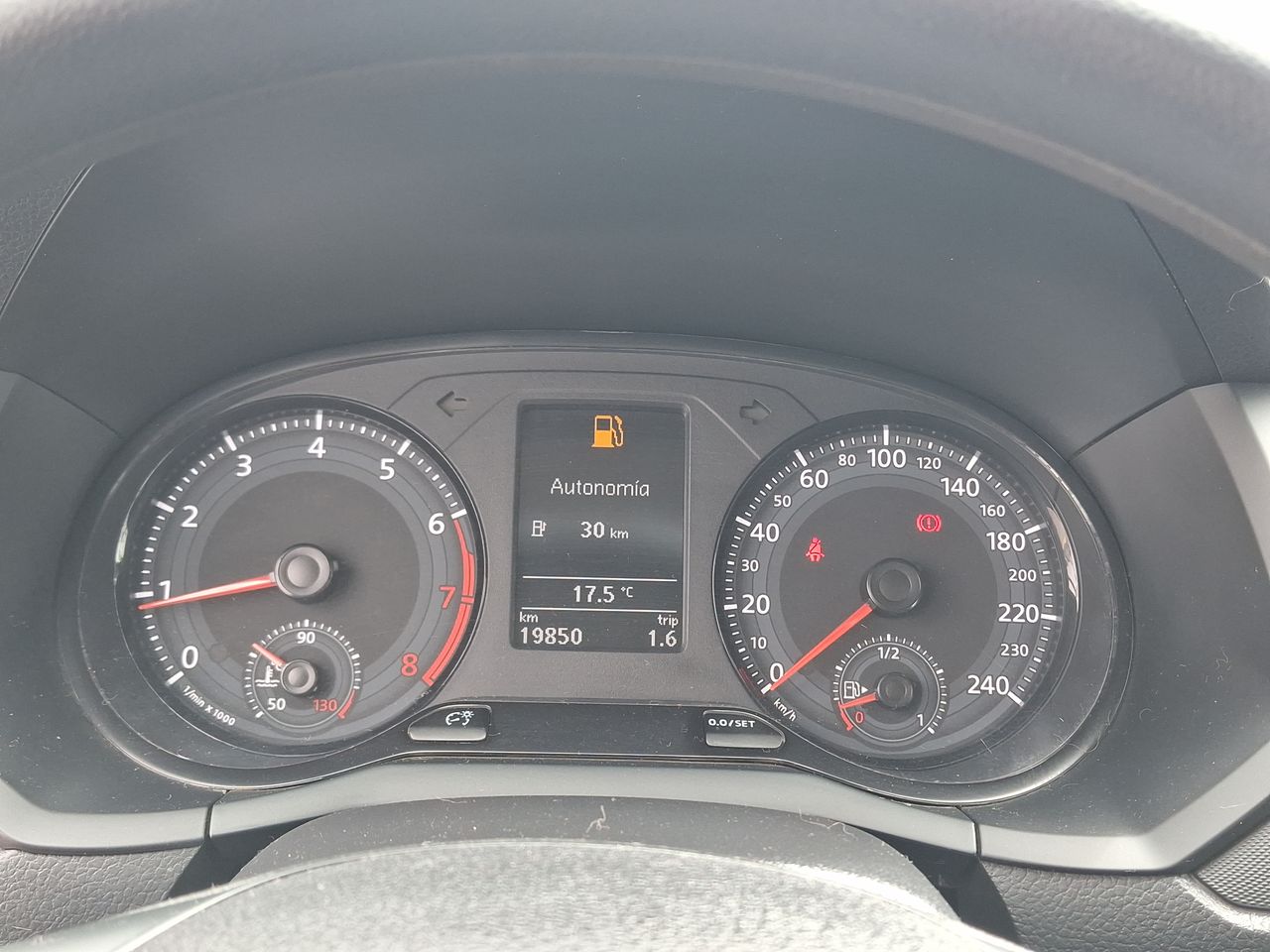 VOLKSWAGEN - 26