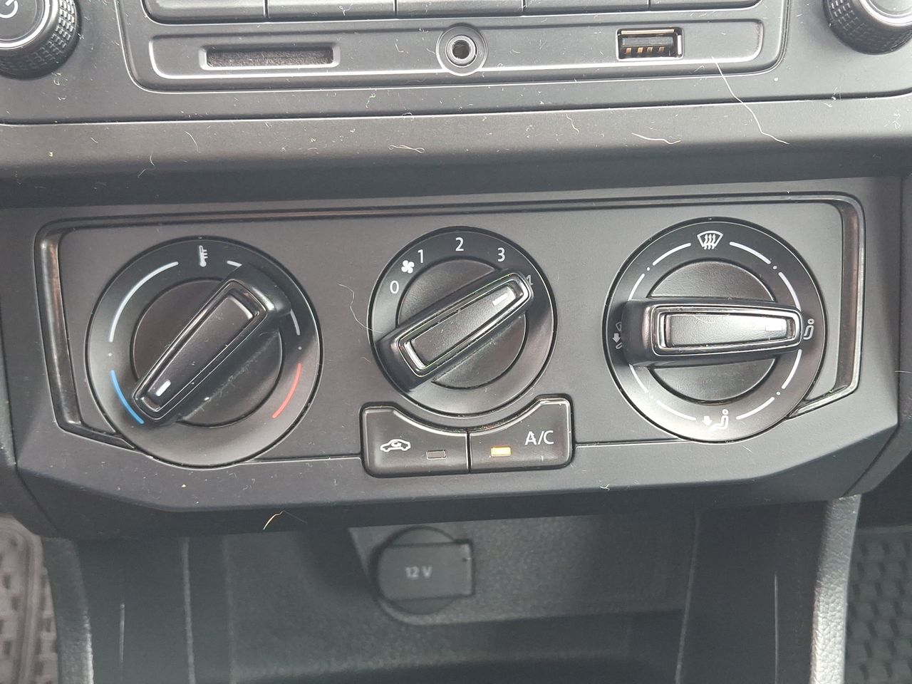 VOLKSWAGEN - 28