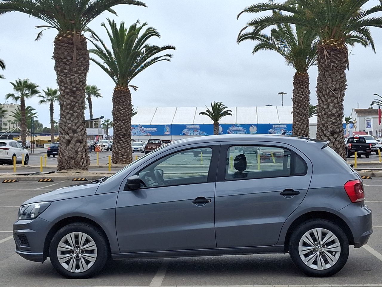 VOLKSWAGEN - 4