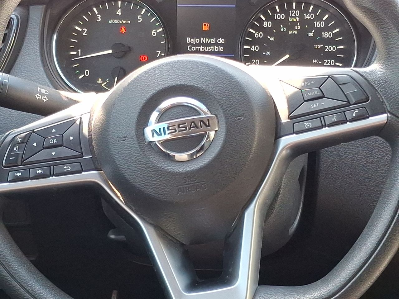 NISSAN - 24