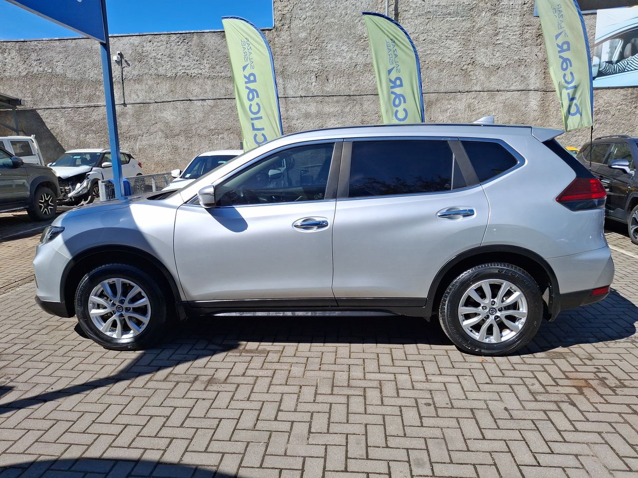 NISSAN - 4