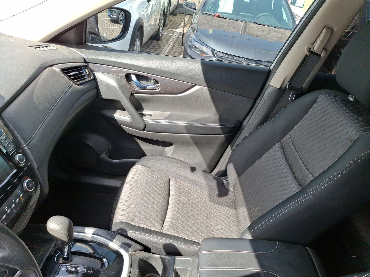 NISSAN - 10