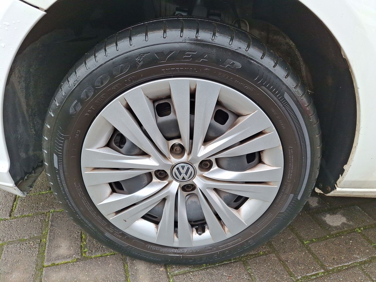 VOLKSWAGEN - 9