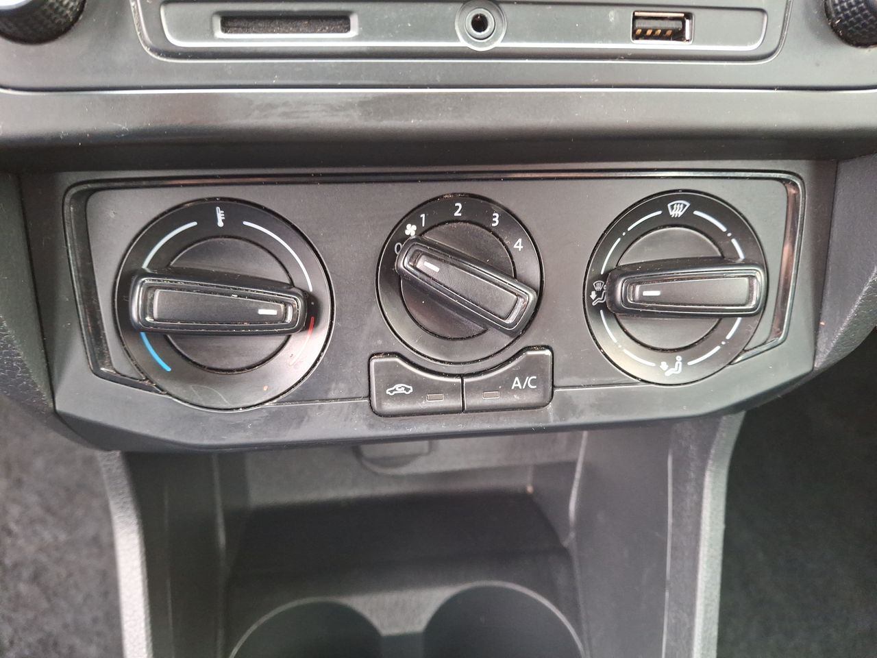 VOLKSWAGEN - 20
