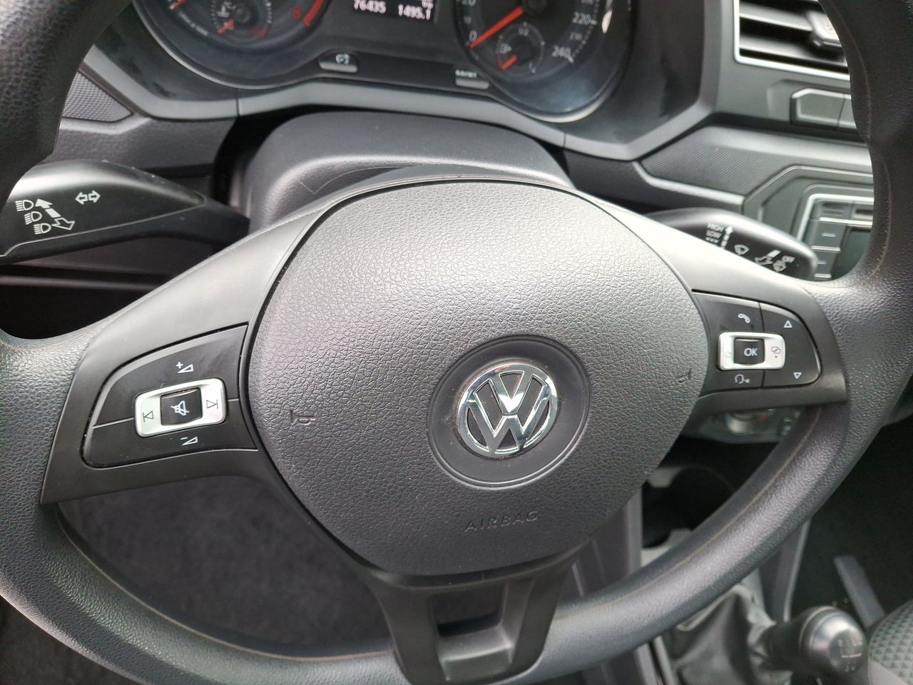 VOLKSWAGEN - 17