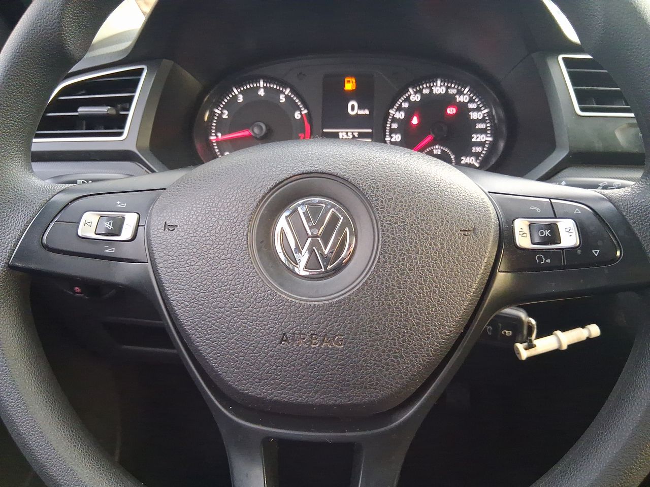 VOLKSWAGEN - 26