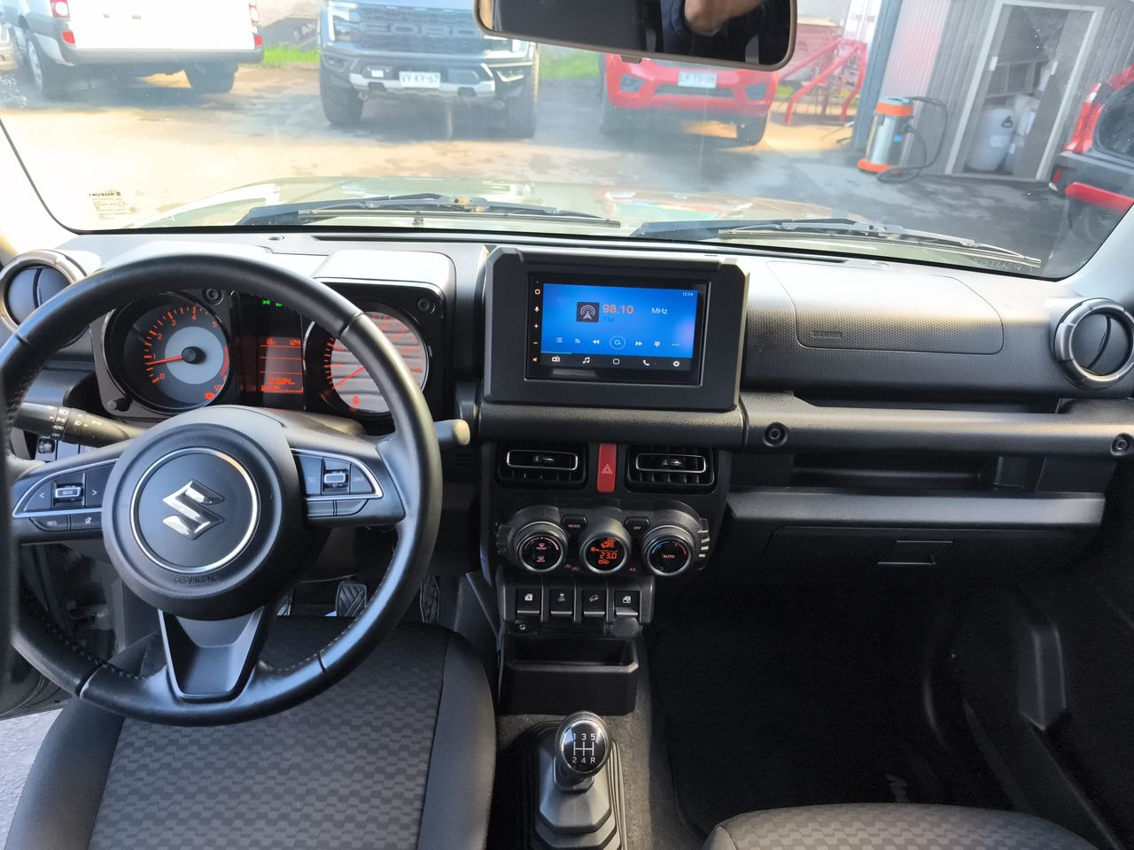 SUZUKI - 22