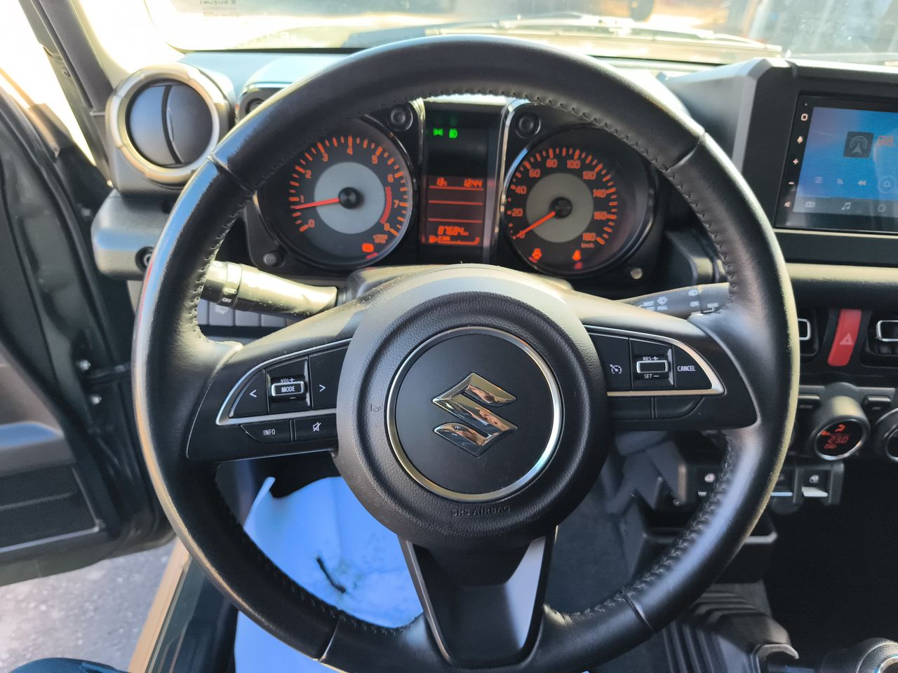 SUZUKI - 15