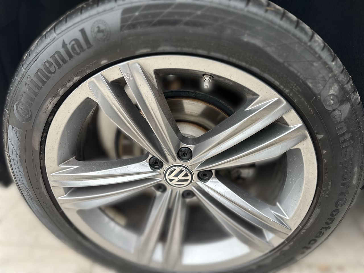 VOLKSWAGEN - 1