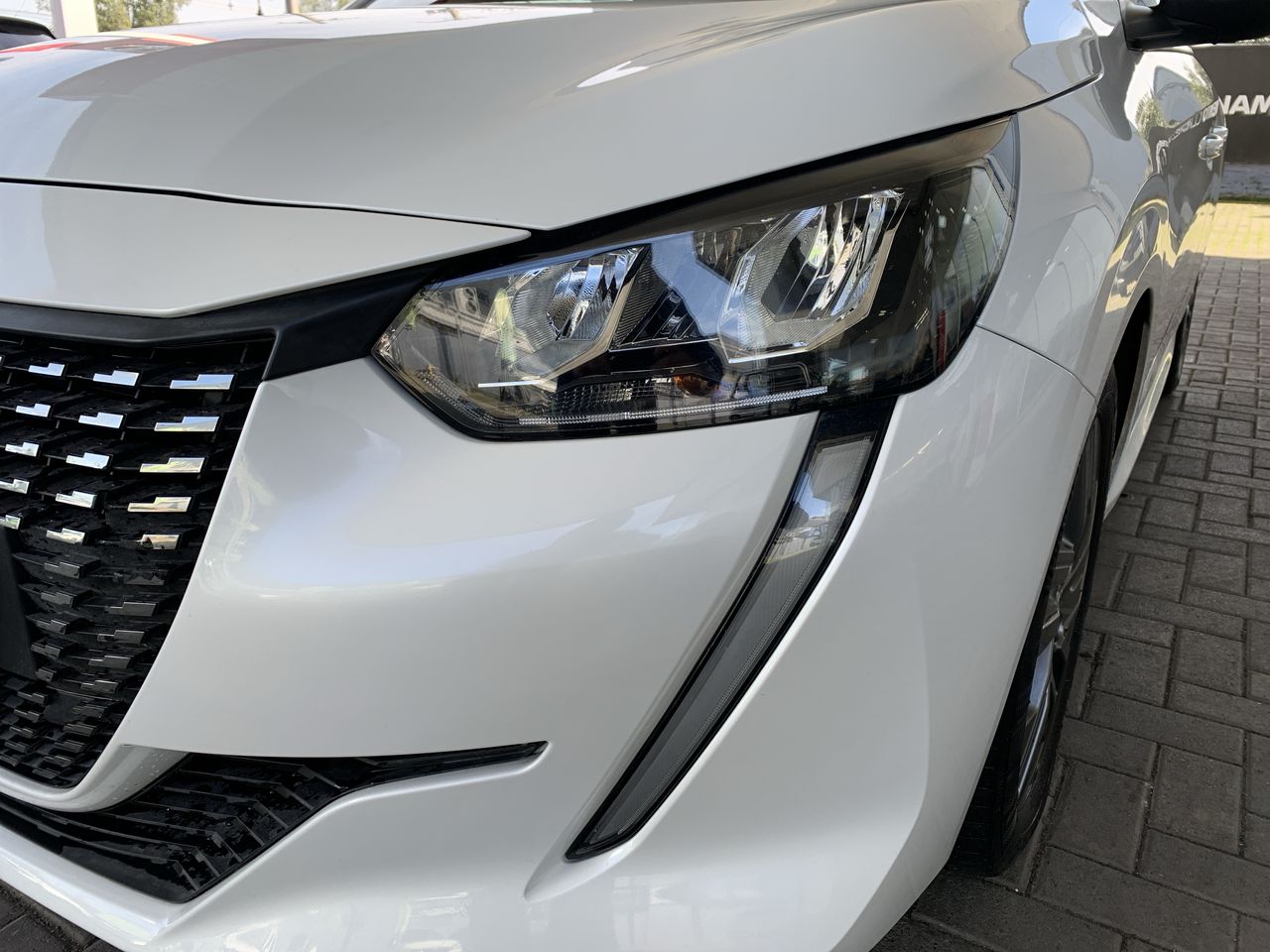 Peugeot 208 — foto 20 de 34