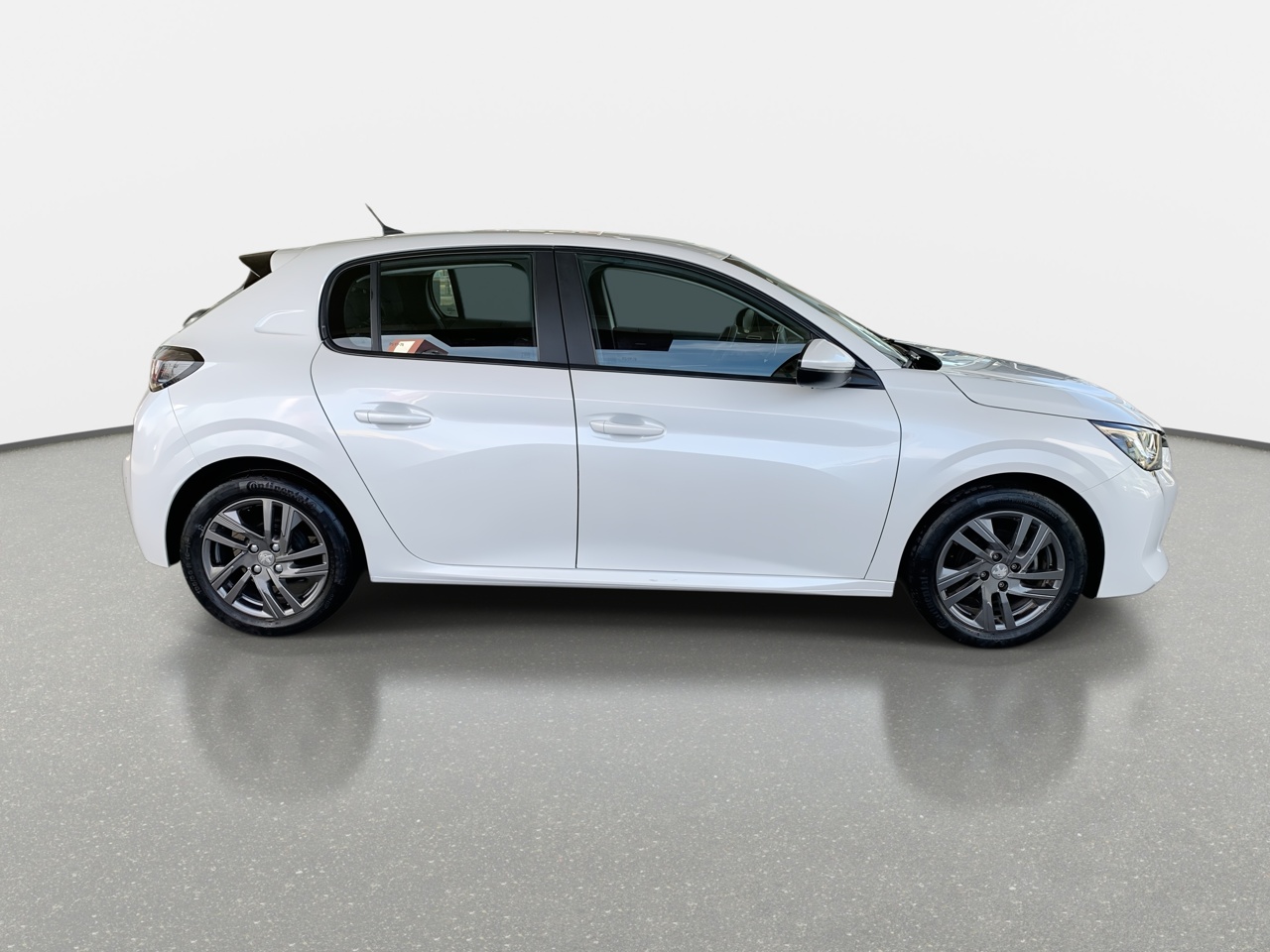 Peugeot 208 — foto 9 de 34
