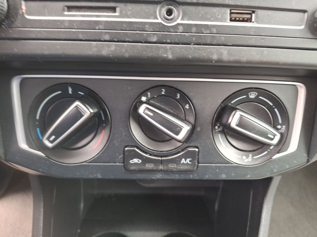 Volkswagen Gol — foto 30 de 34